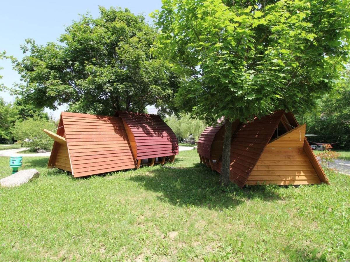 Habitat Createur - Hebergements Insolites Au Camping Municipal "Les Ecureuils" Recoubeau-Jansac Eksteriør bilde