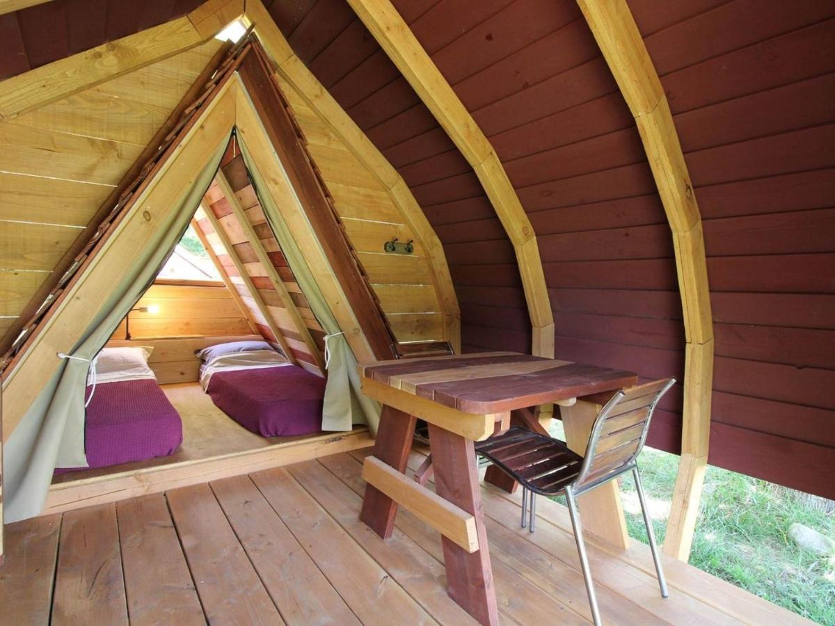 Habitat Createur - Hebergements Insolites Au Camping Municipal "Les Ecureuils" Recoubeau-Jansac Eksteriør bilde