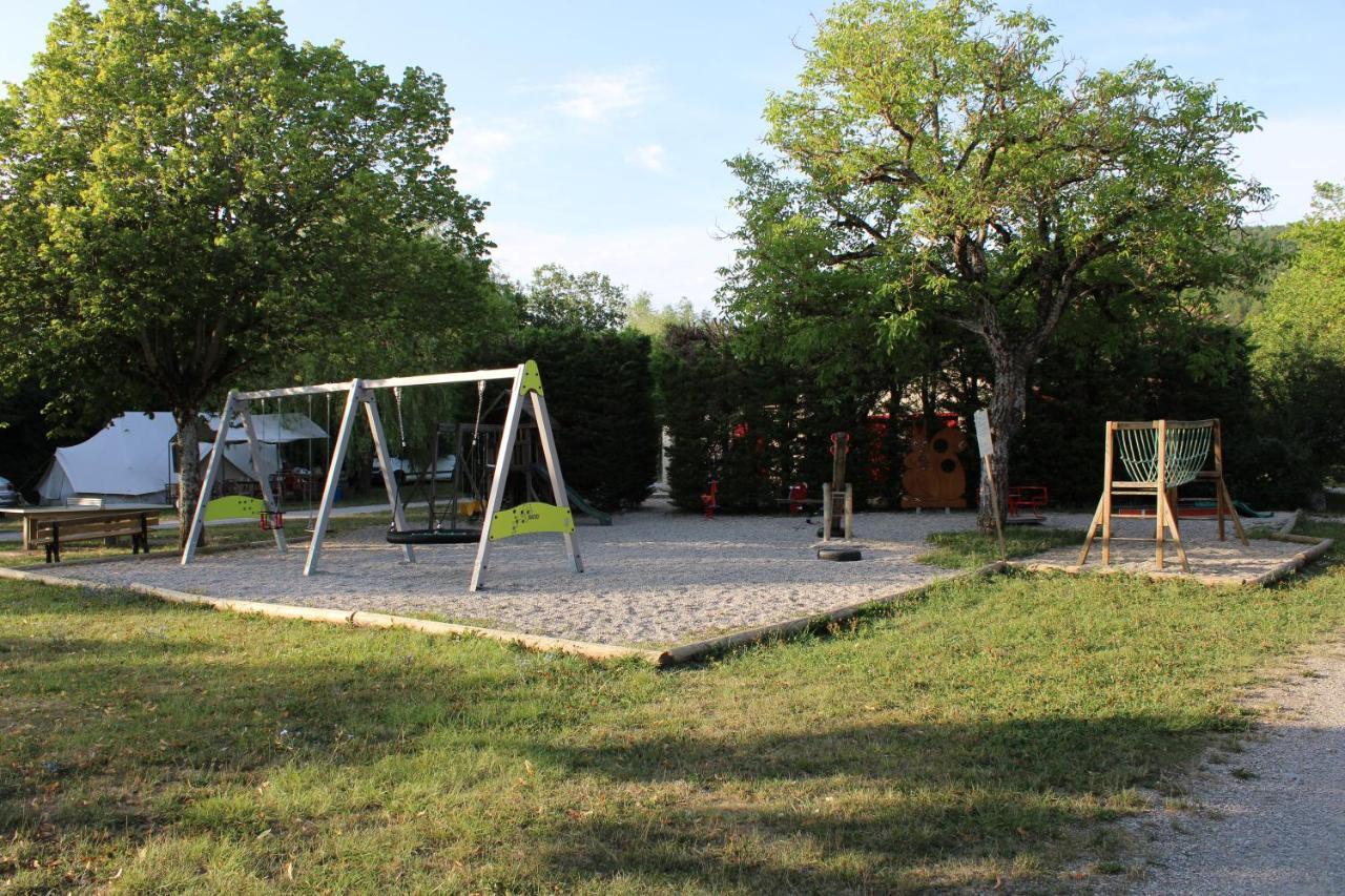 Habitat Createur - Hebergements Insolites Au Camping Municipal "Les Ecureuils" Recoubeau-Jansac Eksteriør bilde