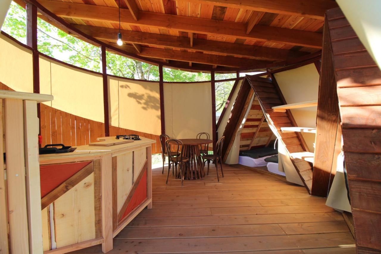 Habitat Createur - Hebergements Insolites Au Camping Municipal "Les Ecureuils" Recoubeau-Jansac Eksteriør bilde